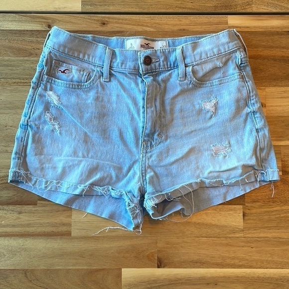 Hollister Light Wash Distressed Denim Shorts size 27 - Picture 1 of 6